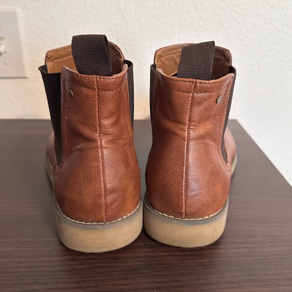 Chelsea Boots - Picture 4 of 4